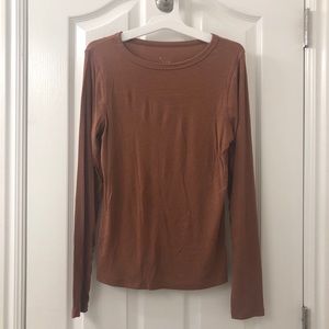 Long sleeve ribbed dark mauve shirt